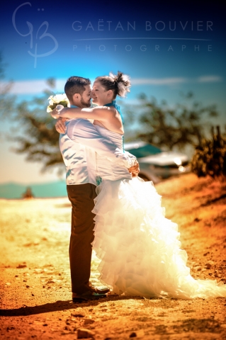 Photo de couple de jeune mariée